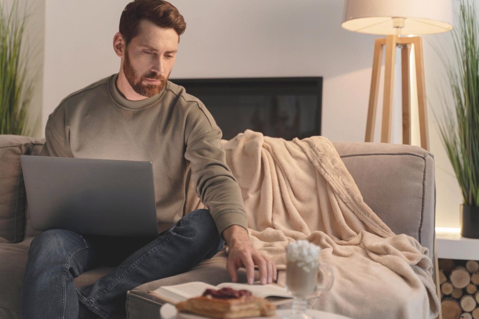 One-on-one financial strategy consultation session